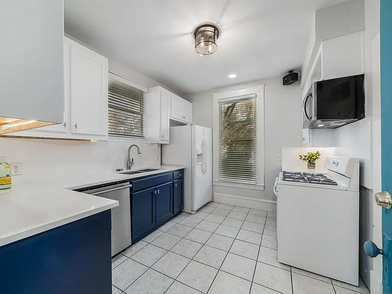 2605 Hibernia St — Photo 3