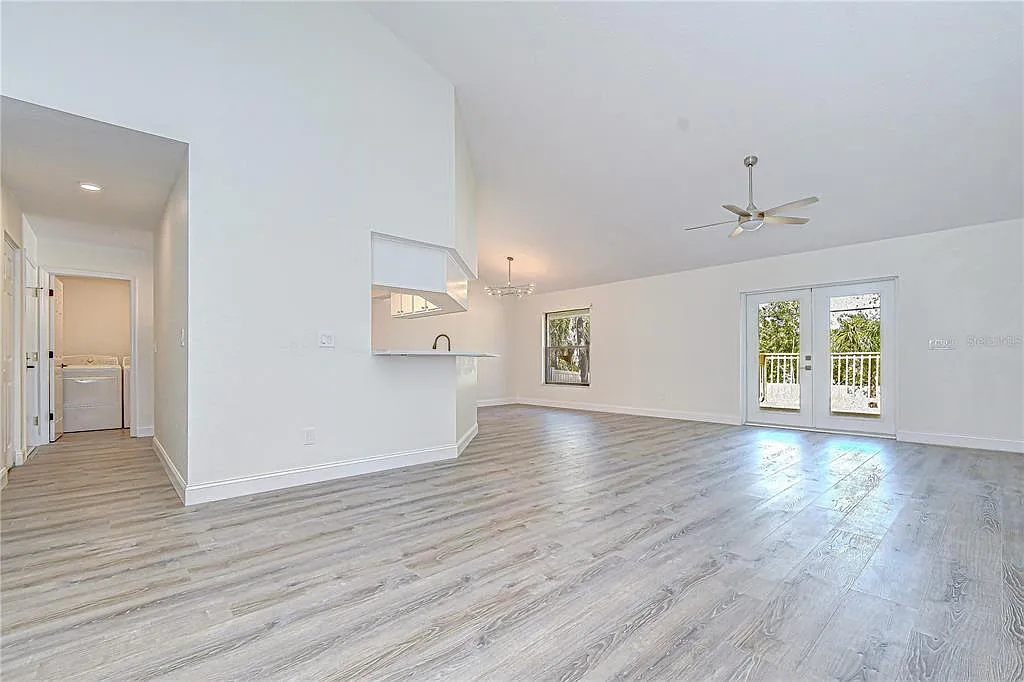 3 bed, 2.0 bath, 1872 sqft, $4,538 — Photo 3