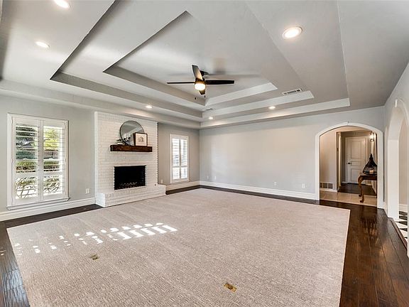 5th image of 617 Carleton Dr