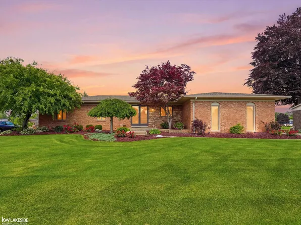 54416 Blue Cloud Dr, Shelby Township, MI 48315