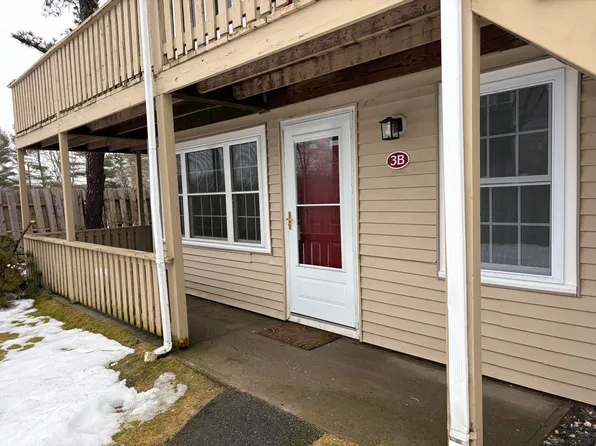 1029 Iyannough Road APT 3B, Hyannis, MA 02601