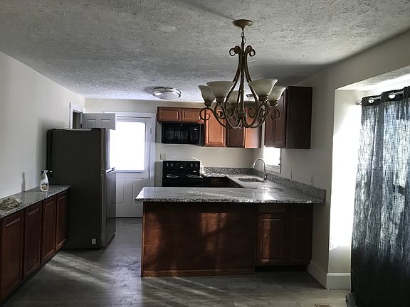 4th image of LOT Fairview Ave