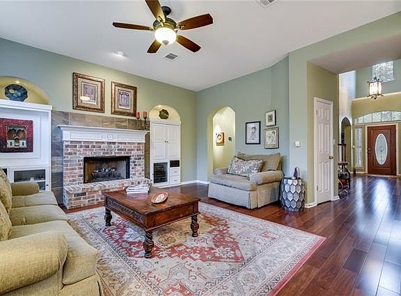 5th image of 10740 Centennial Trl