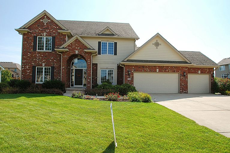 1st image of 15208 Oakwood Dr