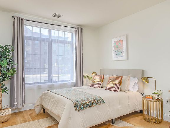 3rd image of 42 Maspeth Ave APT 1B