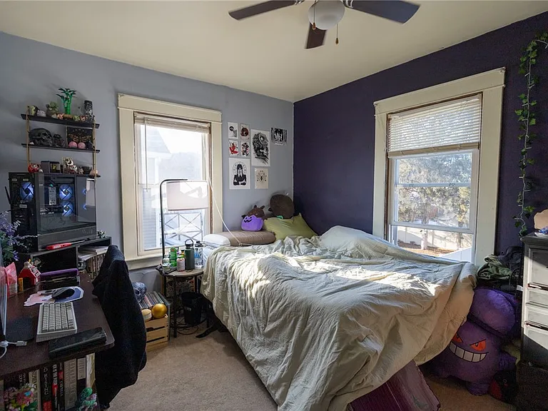 220 Kingsbury Ave — Photo 14