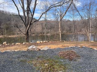 2734 Hartford Rd, Cosby, TN 37722