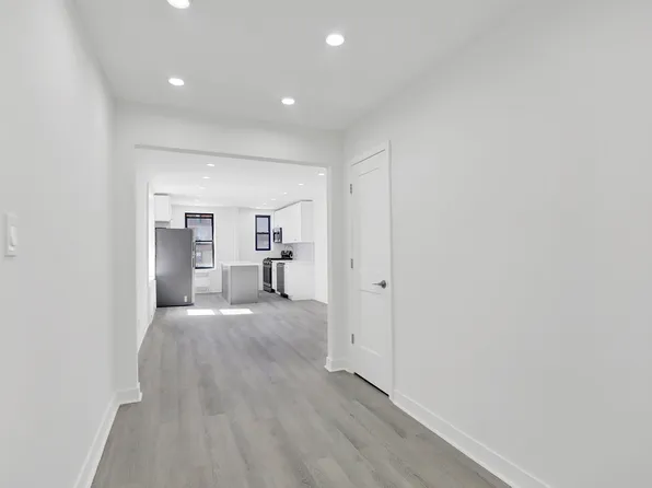 61 Oliver Street image 16 of 26