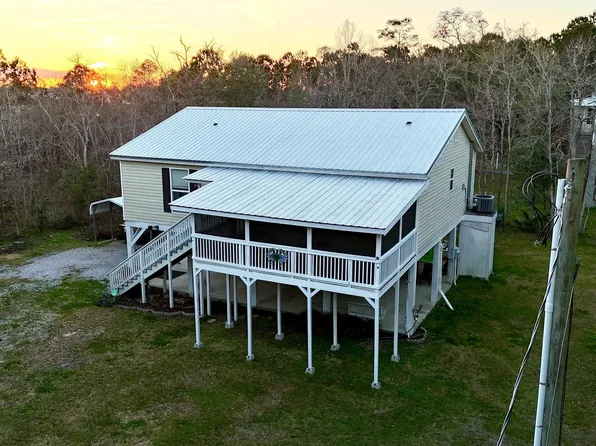 11013 Gull St, Bay Saint Louis, MS 39520