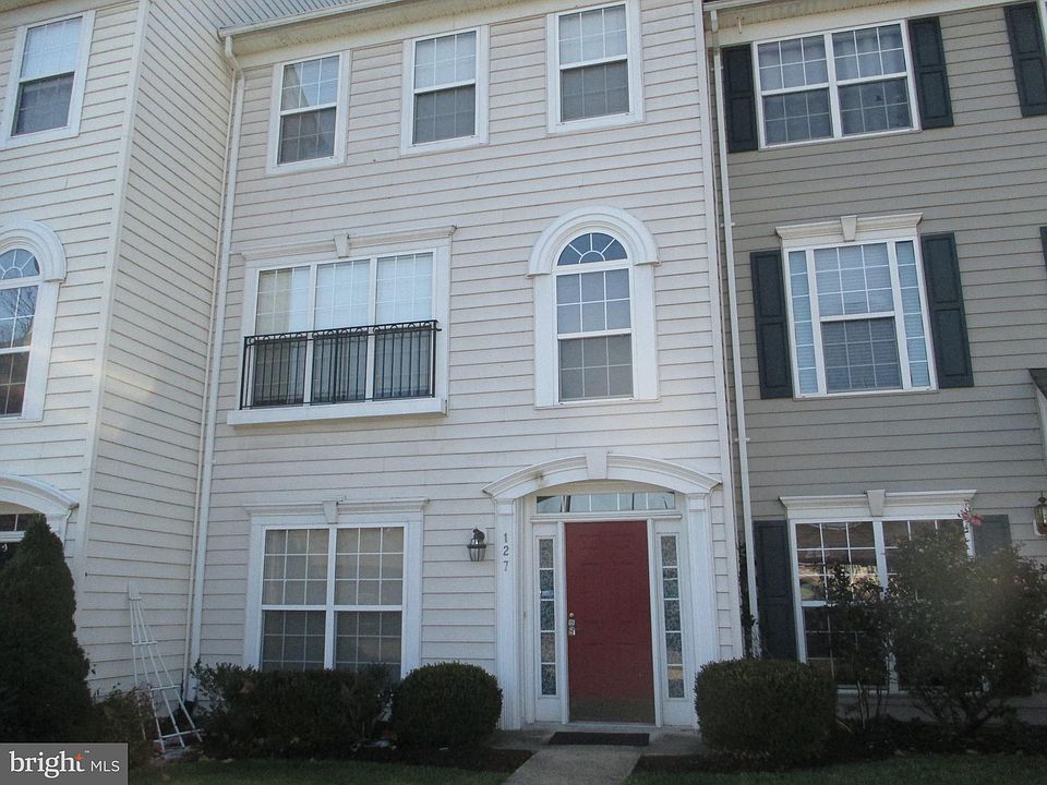 1st image of 127 Cameron Parke Pl