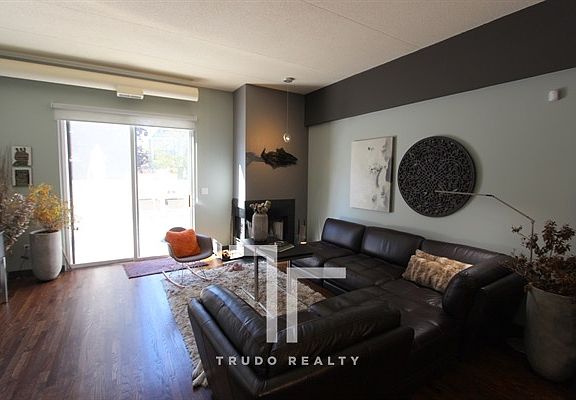 2nd image of 4110 N Lincoln Ave #208