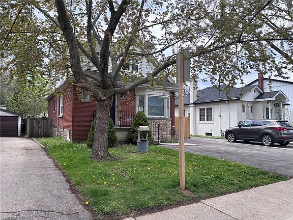 2nd image of 122 Queensdale Ave E