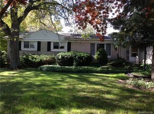 27989 Farmington Rd, Farmington Hills, MI 48334