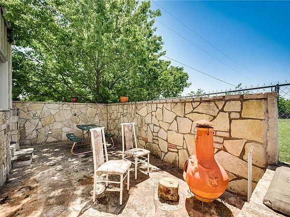 4th image of 625 Nimmo Ct