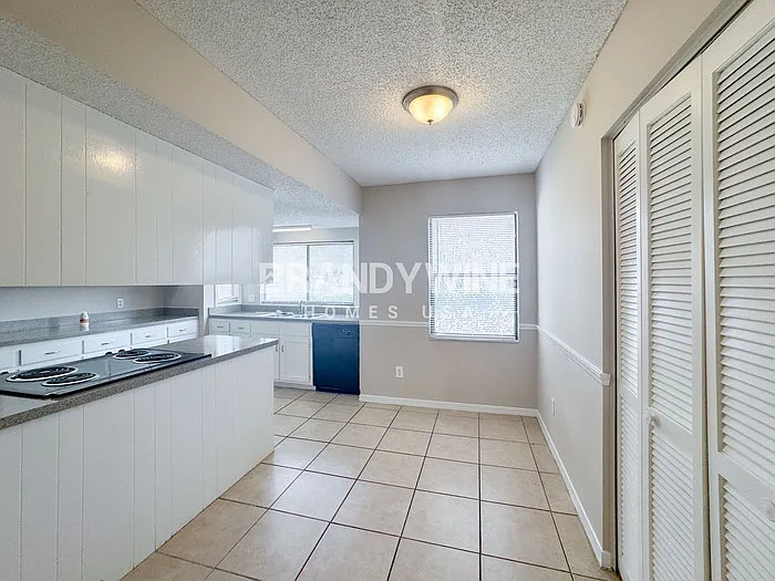 8236 Weybridge Dr — Photo 6
