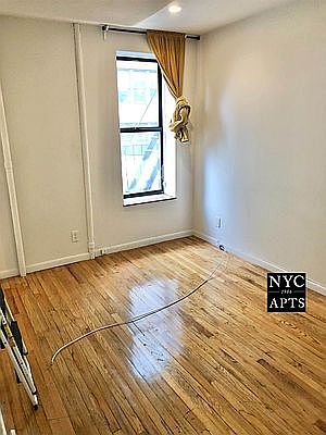 3rd image of 328 W 44th St #32