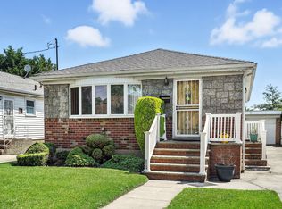 15637 85th St, Howard Beach, NY 11414