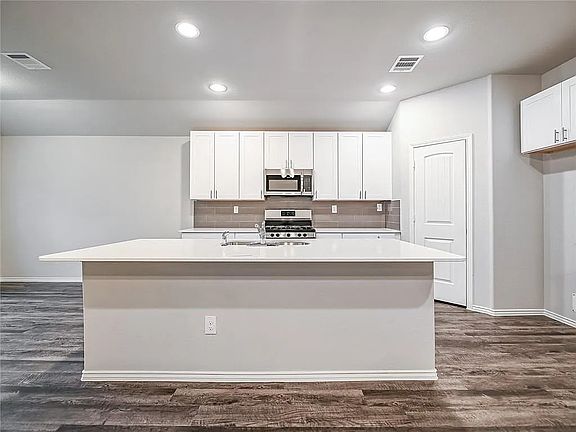 5th image of 20329 W 194th St
