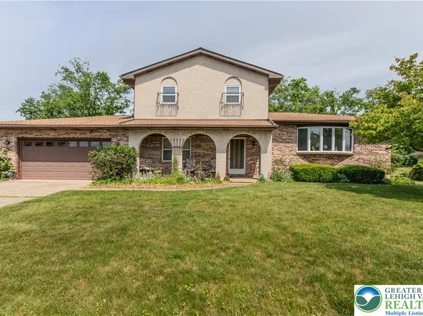 3380 Highfield Dr, Bethlehem, PA 18020