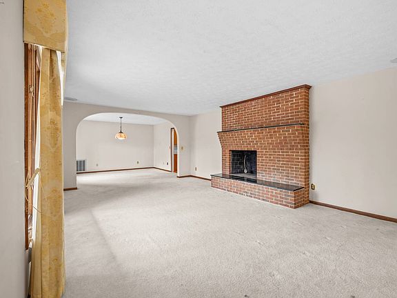 5th image of 192 Sandy Ridge Rd