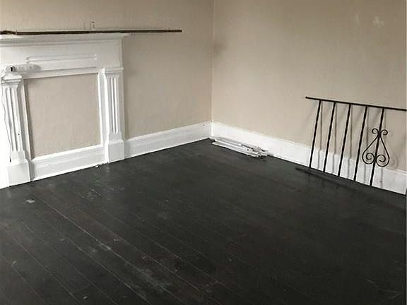3rd image of 2828 E 2nd St