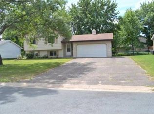 726 97th Ln NE, Blaine, MN 55434