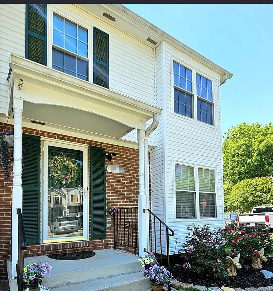 3 bed, 1695 sqft, $2,800 — Photo 1