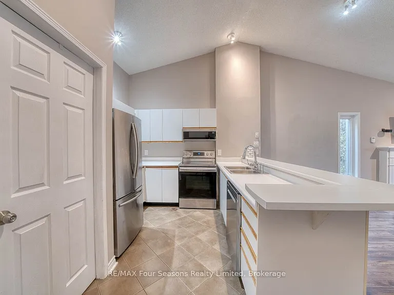 5 Harbour St E #1 — Photo 22
