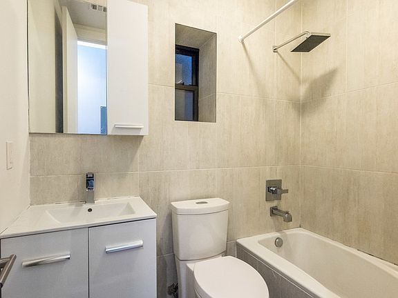 4th image of 1444 Pacific St #3B