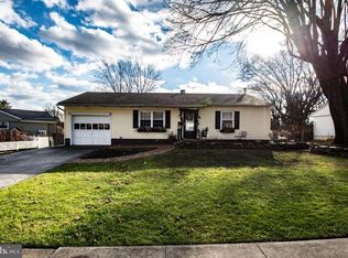 424 Chesterfield Dr, Downingtown, PA 19335