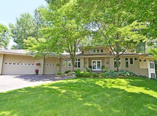 811 Gleason Acres Dr, Wayzata, MN 55391