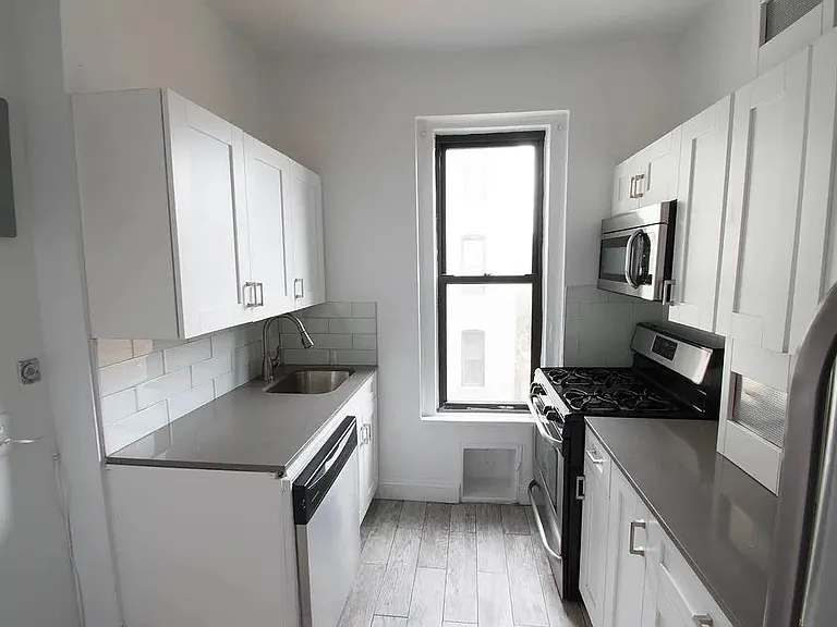 30-95 29th St #5A — Photo 2