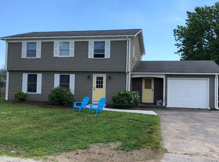 40 Melville Ln, Narragansett, RI 02882