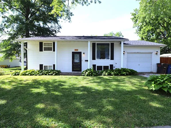 412 Vine St, Greenville, IL 62246