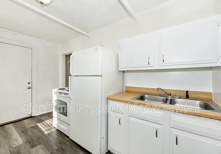 220 Summit Ave #BASEMENT — Photo 26