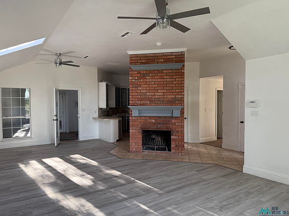 3rd image of 607 Highlands Dr