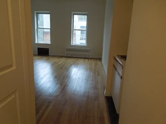 Rented by Fleet Realty | media 27