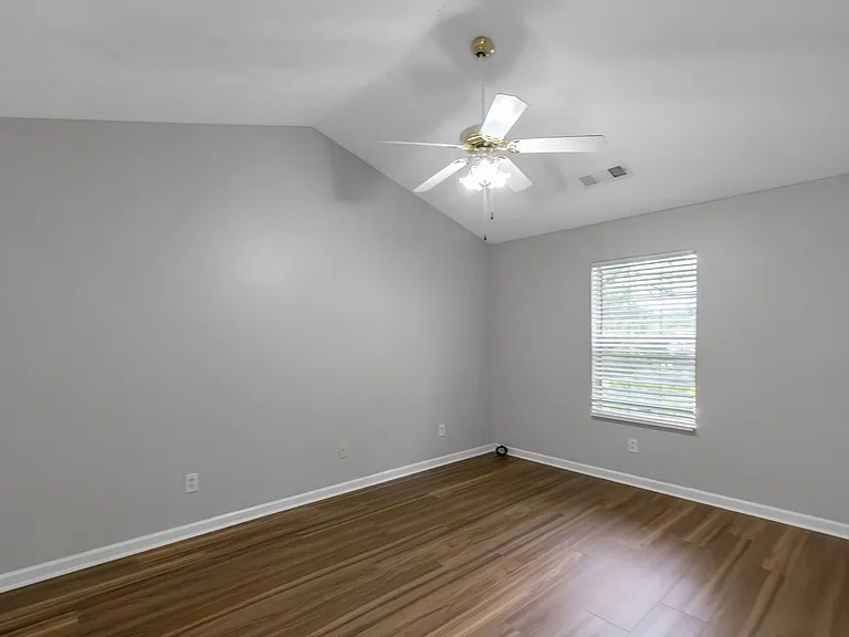 97 Livingston Ln — Photo 22