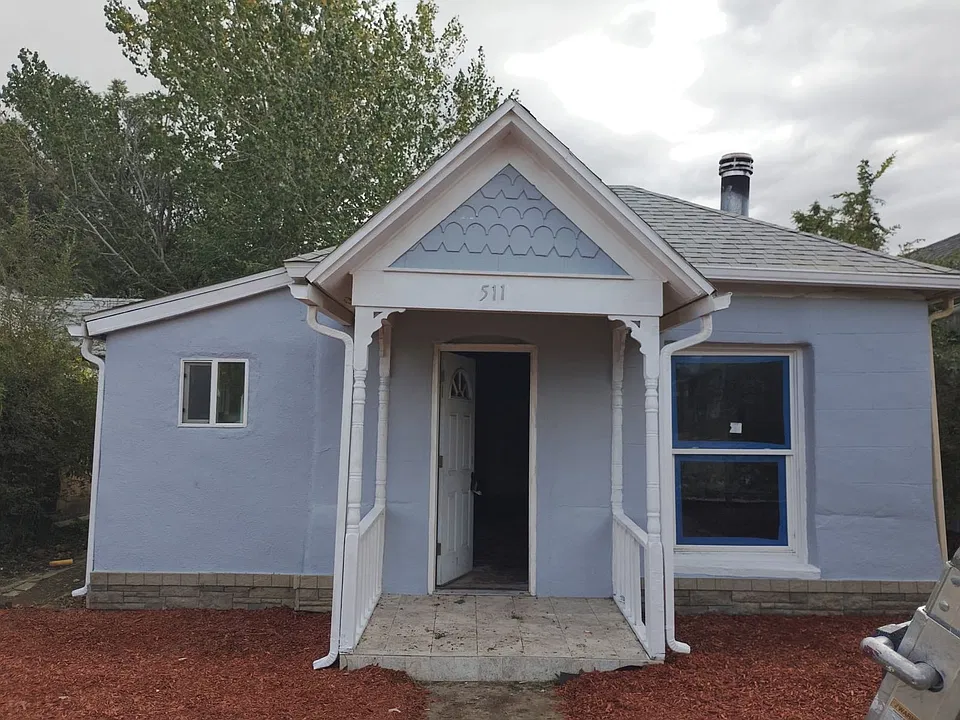511 W Main St