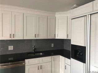 13 Carousel Ln, Lido Beach, NY 11561