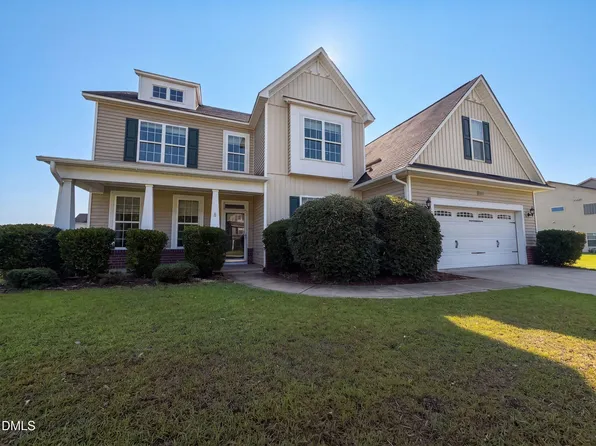 940 Pecan Grove Loop, Hope Mills, NC 28348
