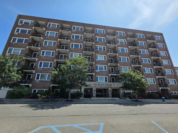 740 E Broadway #3E, Long Beach, NY 11561
