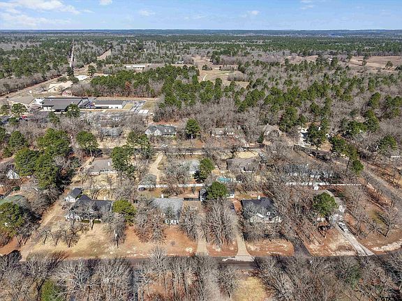 3rd image of 215 County Road 3542