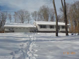 859 Old River Rd, Thornhurst, PA 18424