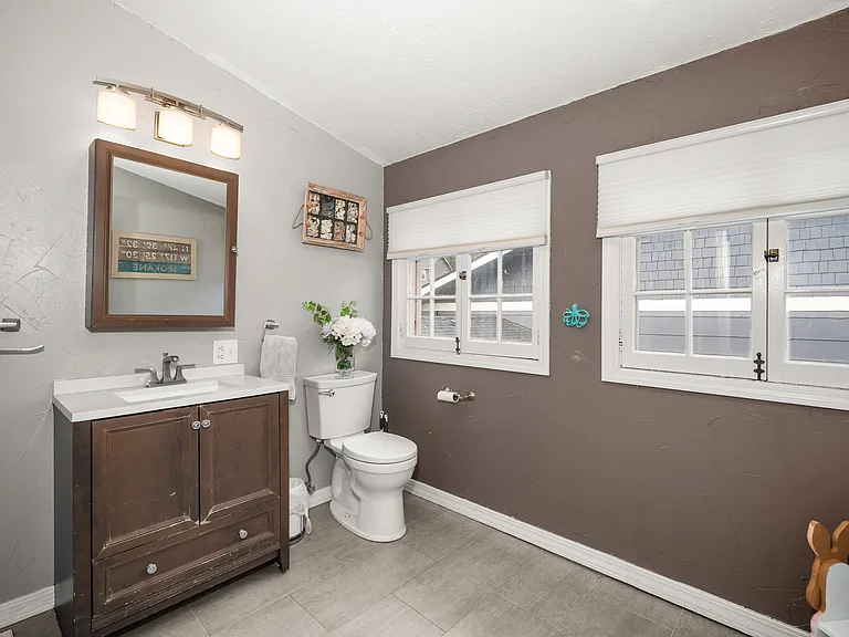 1207 S Liberty Dr — Photo 15