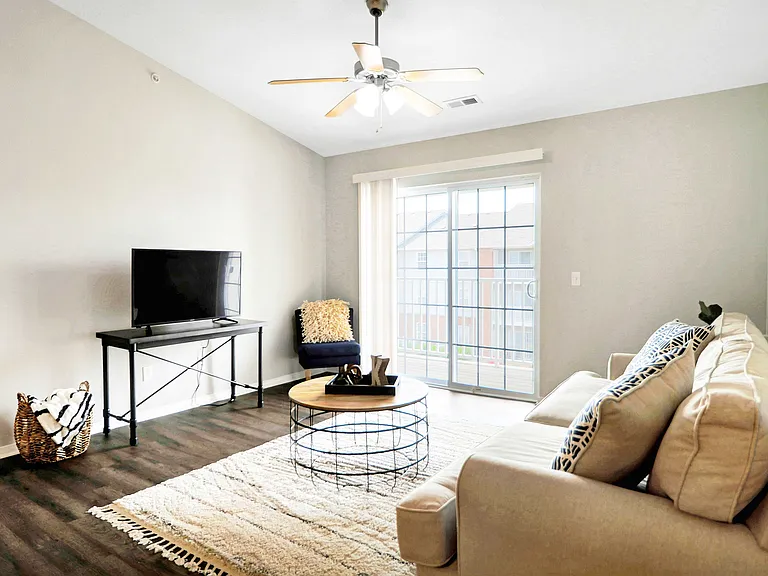Kensington Park Apartments — Photo 13