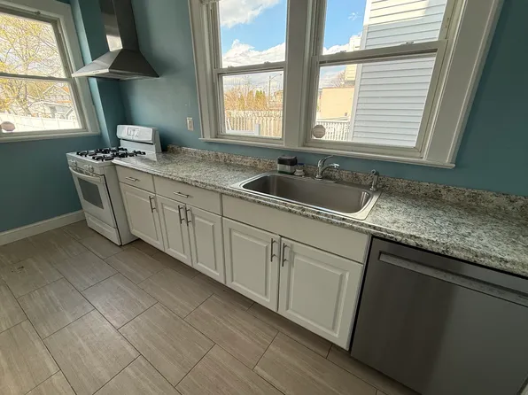 17 E Somerset St APT 1A, Raritan, NJ 08869