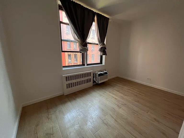 229 E 28th St #3-L — Photo 4