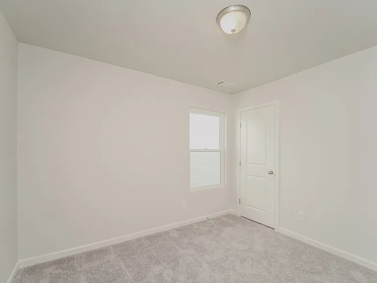 639 Farmstead Trl — Photo 12
