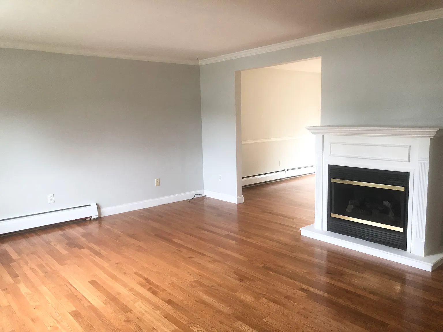 2 bed, 1.5 bath, 1120 sqft, $2,400 — Photo 2